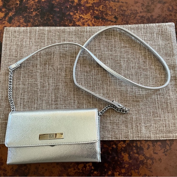 Liz Claiborne Crossbody - Picture 2 of 11